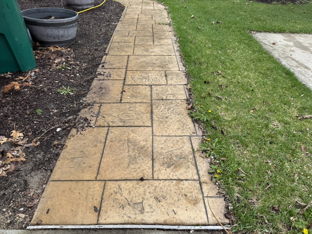 8E92270C-1167-4E03-A56E-5ABFC59F33FE_1_105_c