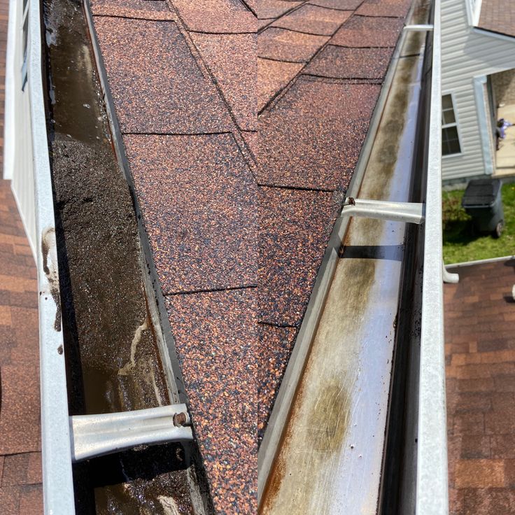 Gutter Clean Out - Lexington, Kentucky_