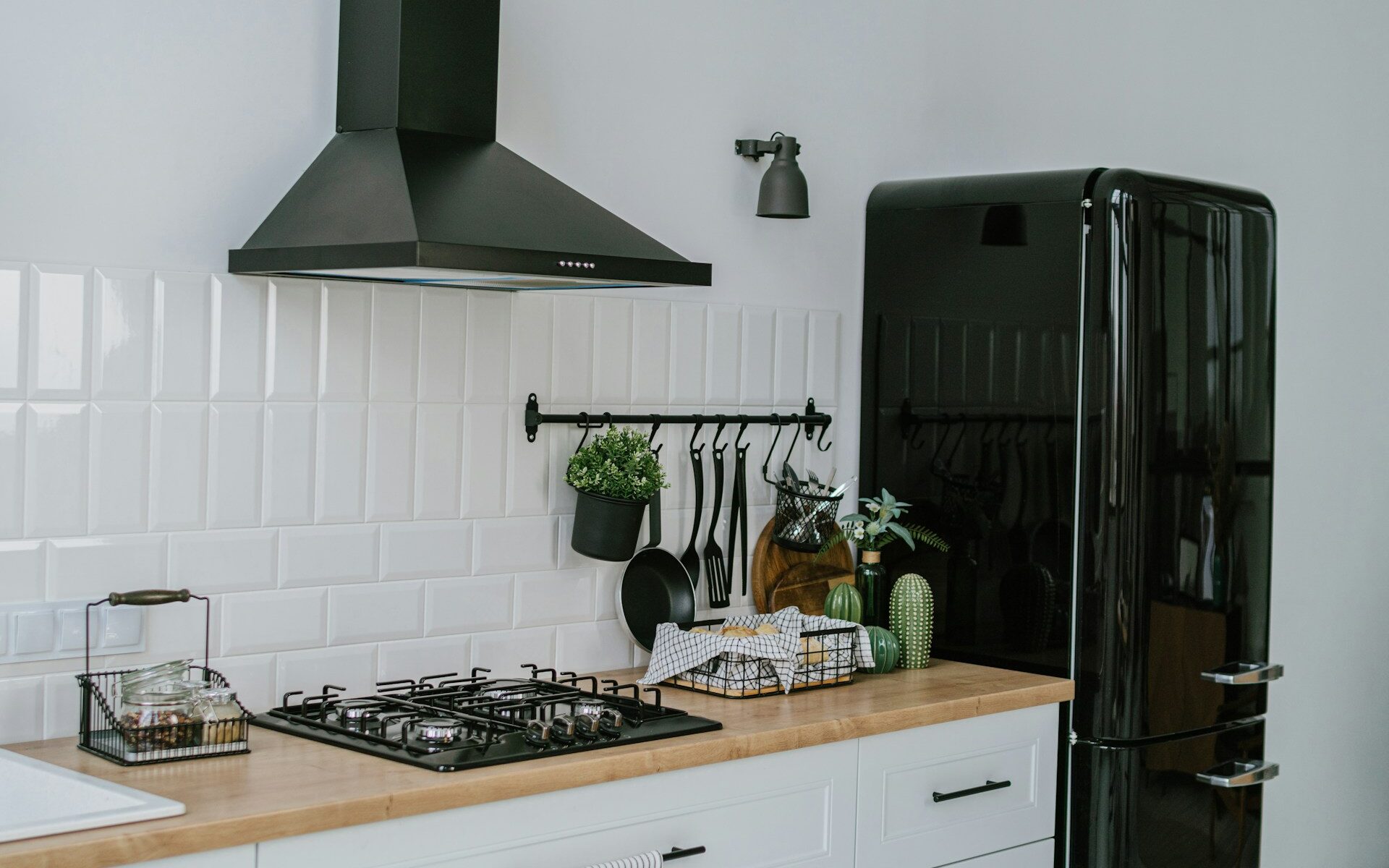 How to Clean Grease off Cooker Hood Filters | Totally Maintained